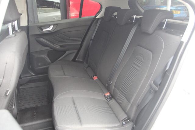 Ford FOCUS 1.0 EcoBoost Active Business | Trekhaak | Winterpack!