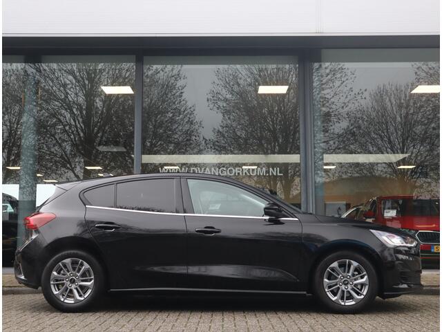 Ford FOCUS 1.0 EcoBoost Hybrid Titanium