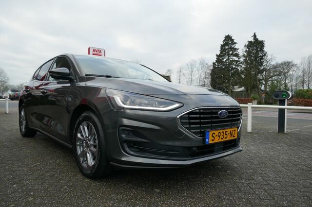 Ford FOCUS 1.0 EBH TITANIUM 125 PK MILDHYBRID / GROOTSCHERM/ APPLE
