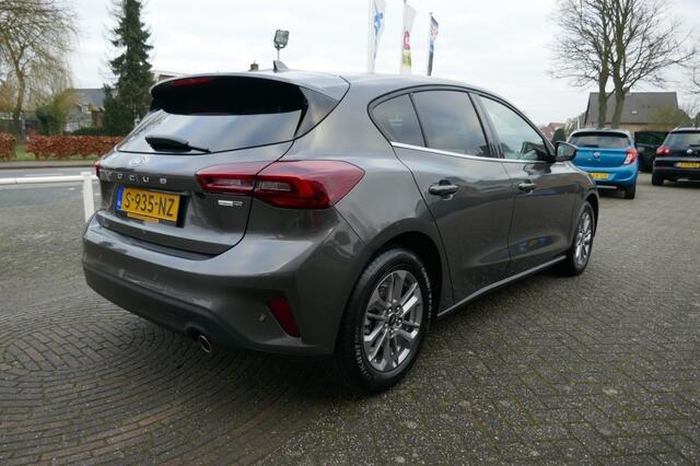 Ford FOCUS 1.0 EBH TITANIUM 125 PK MILDHYBRID / GROOTSCHERM/ APPLE