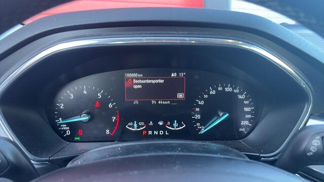 Ford FOCUS Wagon 1.0 EcoBoost Titanium Business AUTOMAAT / FULL LED / KEYLESS / CARPLAY / NAVI / CLIMA / PDC / BLUETOOTH / CRUISE / NL-AUTO