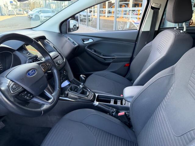 Ford FOCUS 1.0 TITANIUM 125 PK NAVI AIRCO/ECC PDC