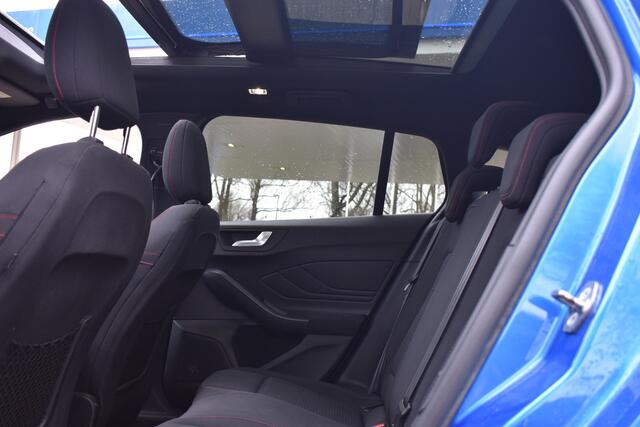 Ford FOCUS Wagon 1.5 EcoBoost ST Line Schuifdak | B&O | HUD | Winter pakket | Elek Trekhaak | 12 mnd BOVAG garantie | Whatsapp 06-53188999