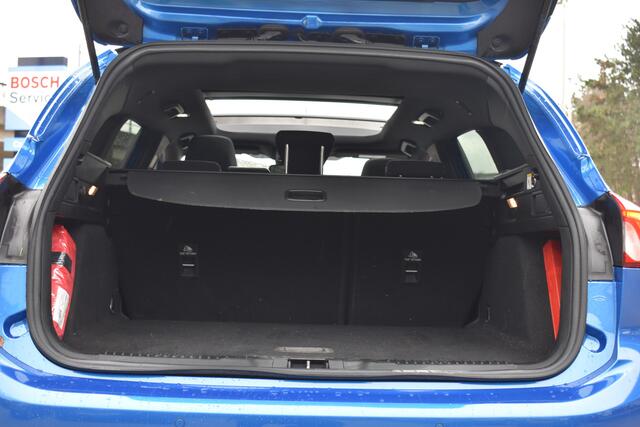 Ford FOCUS Wagon 1.5 EcoBoost ST Line Schuifdak | B&O | HUD | Winter pakket | Elek Trekhaak | 12 mnd BOVAG garantie | Whatsapp 06-53188999