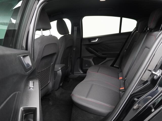 Ford FOCUS EcoBoost 125 pk ST-Line | Camera | Winter Pack | Adapt. cruise | LED | BLIS