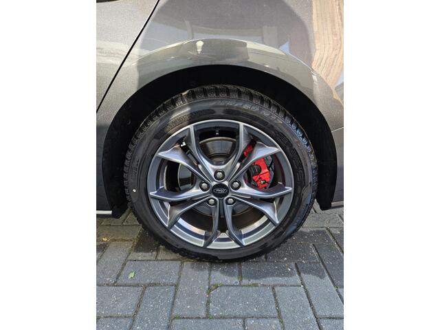 Ford FOCUS Wagon 1.0 EcoBoost Hybrid ST Line X Business led. camera.