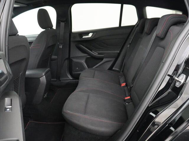 Ford FOCUS 1.0 EcoBoost ST Line | Panoramadak | Trekhaak | Stoelverwarming | Adaptive cruise | Camera | B&O Sound | Carplay | Navigatie | Full LED | Climate control | Bluetooth