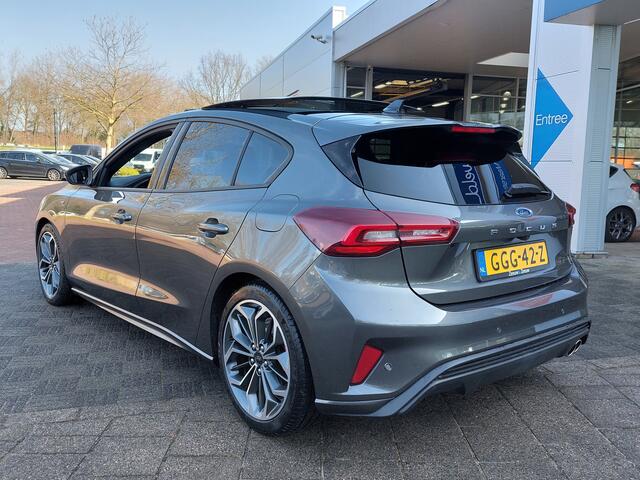 Ford FOCUS 1.0 EcoBoost Hybrid 155pk Automaat ST Line X | Navi | Apple Carplay | B&O Sound | Led Koplampen | Keyless Entry | Panorama Schuifdak | Rijstrook+Licht+Regensensor | Privacy Glass | 18''lm