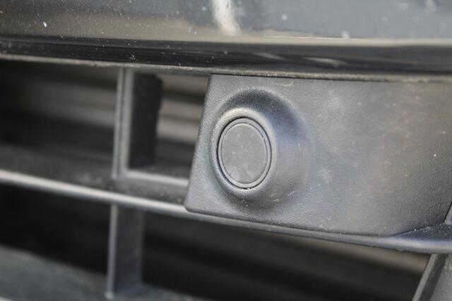 Ford FOCUS 1.0 EcoBoost Hybrid Titanium | Incl. 12 maanden garantie | Parkeersensoren | Apple Carplay/Andoid Auto | Navigatie | Climate control | Cruise control | DAB | Airco | Bluetooth | Lichtmetalen velgen