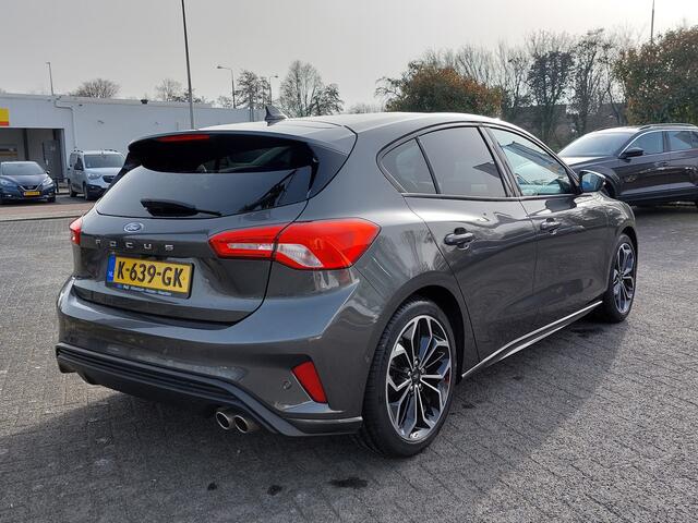 Ford FOCUS 1.0 EcoBoost 125pk ST Line Business | Navi | Apple Carplay+Android Auto | Clima | Cruise | Led Koplampen | Keyless Entry | Stuur+Stoelverwarming | Pdc V+A+Assist+Camera | Privacy Glass | 18''