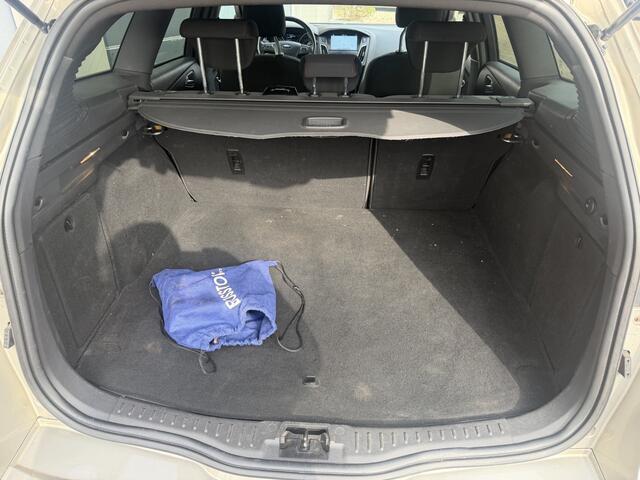 Ford FOCUS Wagon 1.0 ST-Line Bj 2017 Km 132.000 126PK Dealer onderhouden !!