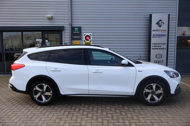 Ford FOCUS Wagon 1.0 Active Business 1e Eigenaar | Volledig Onderh | NAP | BTW | Camera | Af Trekhaak | Winterpakket | Navi | Ad Cruise | Carplay | Bots | Full Led | Keyless | Start/Stop | Hill-Hold