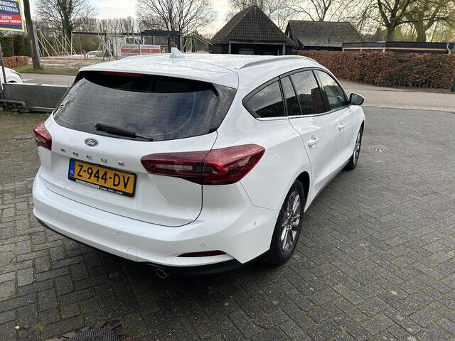 Ford FOCUS Wagon 1.0 EcoBoost Hybrid Titanium