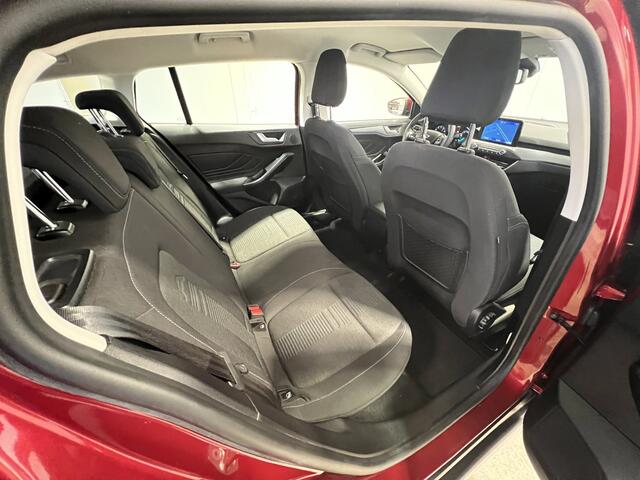 Ford FOCUS Wagon 1.0 EcoBoost Active Business | Navigatie/Android/Apple Carplay | 17" LM Velgen | Voorstoelen/Stuur/Voorruit Verwarmd | Cruise Control | Airco |