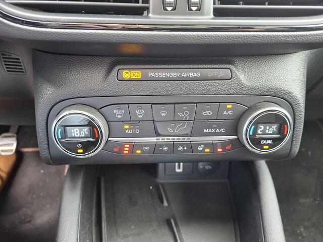 Ford FOCUS 1.0 EcoBoost Hybrid ST Line Business * PANO * WINTERPAKKET *