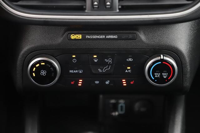 Ford FOCUS Wagon 1.0 EcoBoost Trend Edition Business 101PK Navigatie Achteruitrijcamera Airco Winter Pakket Stuur & Stoelverwarming Carplay Cruise Control