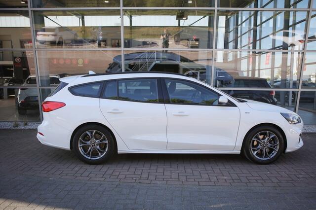 Ford FOCUS Wagon 1.0 EcoB. ST L. Bns