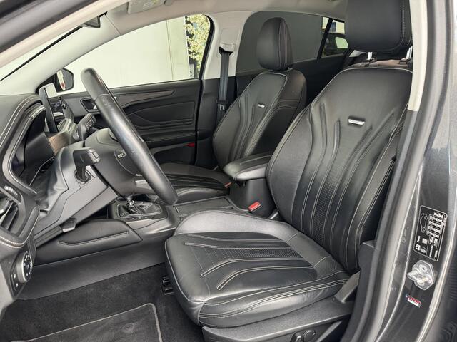 Ford FOCUS 1.0 EcoBoost Hybrid Vignale | Stoelverwarming | Leder | Navigatie | Achteruitrijcamera |