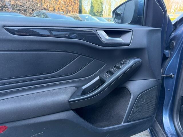 Ford FOCUS 1.0 EBH ST-Line,Winterpack,B/O,Digi Displ.,LED,Dealer OH,Lane Ass.,Carplay,Keyless,Camera