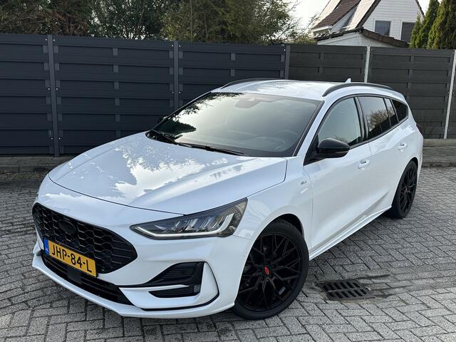 Ford FOCUS Wagon EcoBoost 155PK Hybrid ST Line | Winter pack | Adapt. Cruise | Camera | Draadloos CarPlay