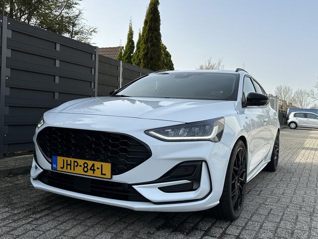 Ford FOCUS Wagon EcoBoost 155PK Hybrid ST Line | Winter pack | Adapt. Cruise | Camera | Draadloos CarPlay