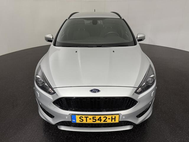 Ford FOCUS Wagon 1.5 ST-Line 150 PK | Bi Xenon | 19" Lichtmetalen velgen | Sportstoelen