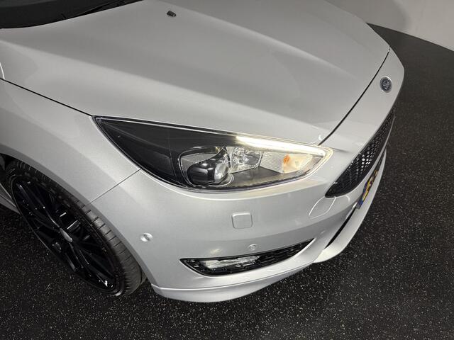 Ford FOCUS Wagon 1.5 ST-Line 150 PK | Bi Xenon | 19" Lichtmetalen velgen | Sportstoelen