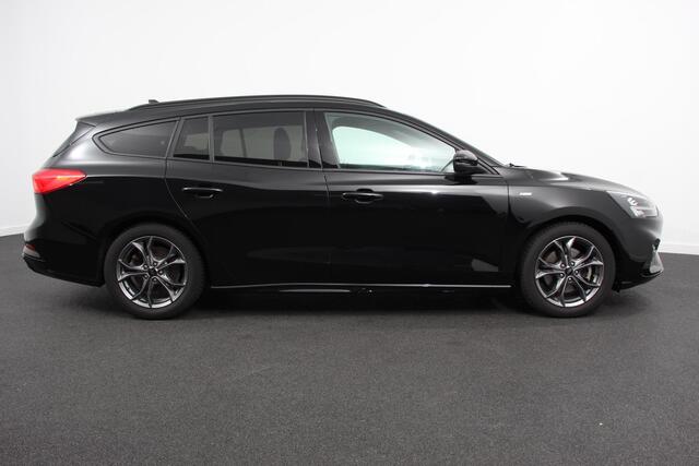 Ford FOCUS Wagon 1.0 EcoBoost ST Line 125 Pk Navigatie Adaptive Cruise Control Trekhaak Head Up Display Privacy Glass Lane Assist