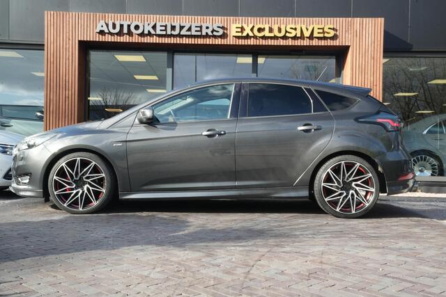 Ford FOCUS 1.5 ST-Line 182 PK Automaat Leer