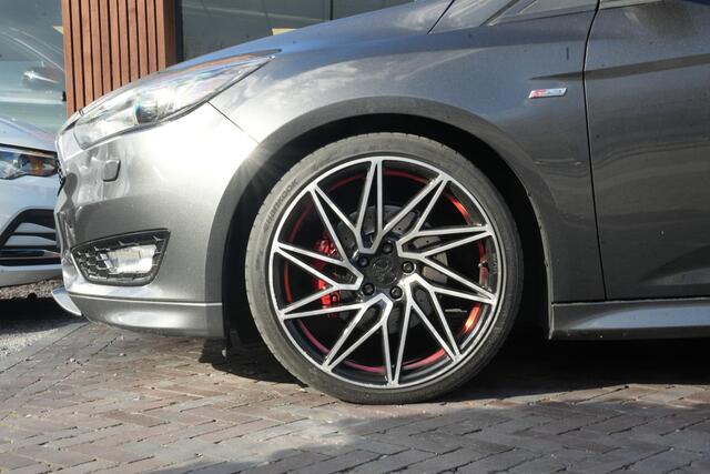 Ford FOCUS 1.5 ST-Line 182 PK Automaat Leer