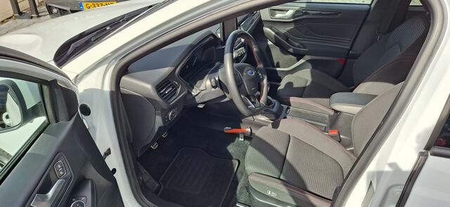 Ford FOCUS Wagon 1.0 EcoBoost Hybrid ST Line Navi