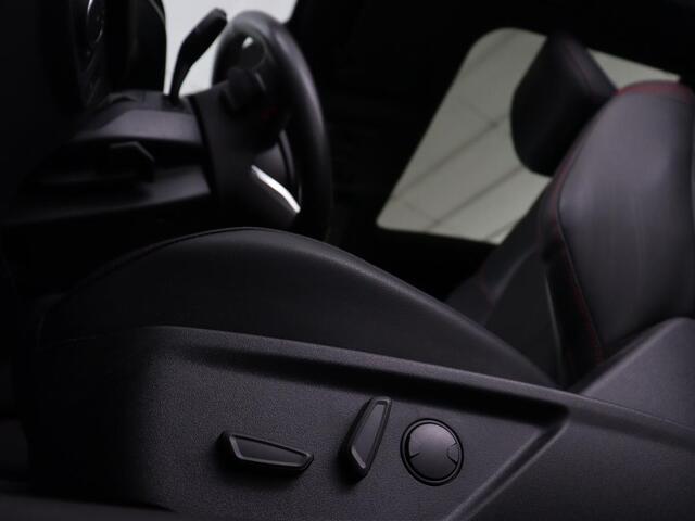 Ford FOCUS 1.5 EcoBoost ST Line X | Panoramadak | Trekhaak | Adaptive cruise | Stoelverwarming | Half leder | Camera | Carplay | Elektrische stoel | Stuurverwarming | Full LED | Navigatie | Climate control