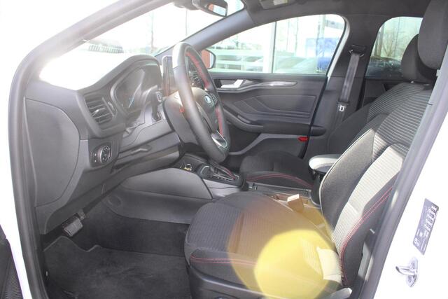 Ford FOCUS Wagon 1.0 EcoBoost Hybrid ST Line | AGR-stoelen | Driver Assistance Pack | Winter Pack