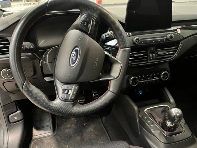 Ford FOCUS 1,0 125 pk ST-Line Business winterpack, 18" lm, camera, pdc