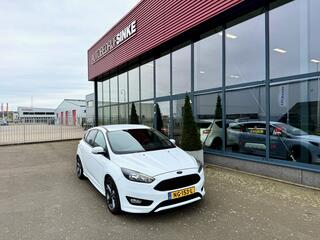 ford-focus-1.0-st-line-navi-ecc-cru
