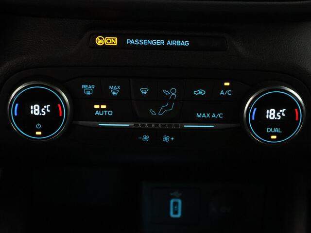 Ford FOCUS Wagon 1.0 EcoBoost ST Line Business | Navigatie | Camera | Parkeersensoren |