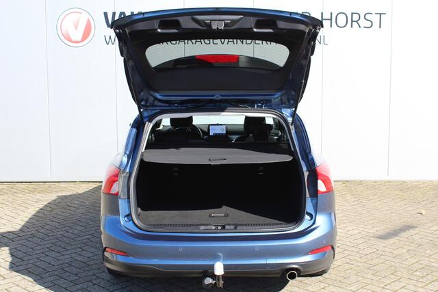 Ford FOCUS Wagon 1.0-155pk EcoBoost Titanium. Erg nette en goed onderhouden wagen met slechts 60.000km. Autm. airco dual, camera, stoel-, stuur- en voorraamverwarming, trekhaak, LM wielen, metallic lak, navigatie, telefoonvoorb. etc.