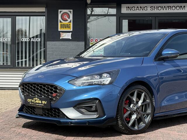 Ford FOCUS 2.3 EcoBoost Performance ST-3 280 pk apple carplay recaro stoelen B&O xenon climate ctr half leder/stof camera maxton spoiler pakket lmv 19 inch