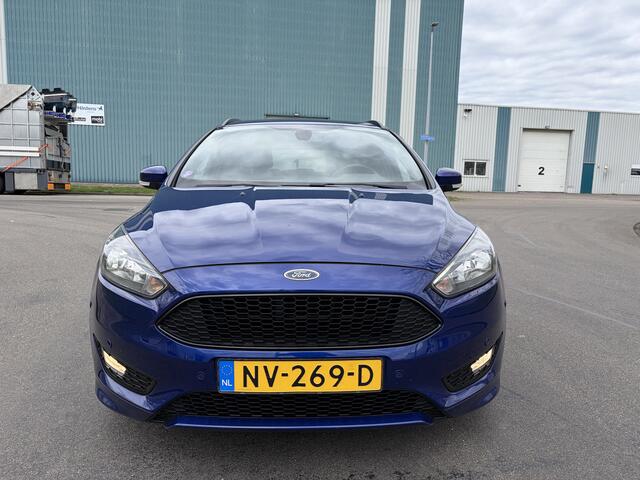 Ford FOCUS Wagon 1.5 ST-Line 6-Bak 150 PK. Prachtige en dealer onderhouden auto !!!