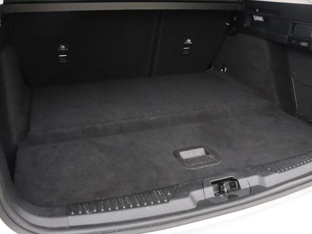 Ford FOCUS 1.0 EcoBoost Hybrid Active X | Carplay | Navigatie | Full LED | Keyless | DAB | Digital Cockpit | Climate control | Parkeerhulp | Cruise control | Blueooth