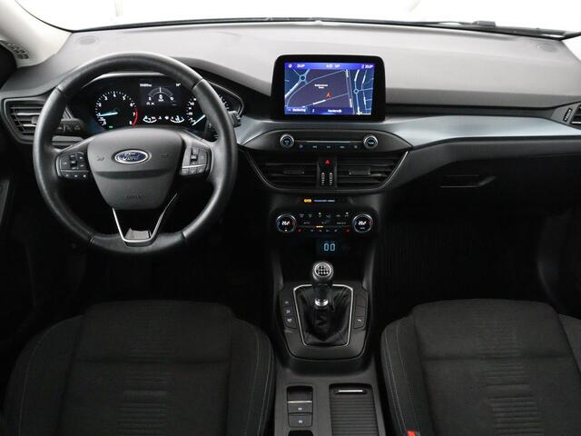 Ford FOCUS 1.0 EcoBoost Hybrid Active | Stoelverwarming | Trekhaak | Camera | Stuurverwarming | Carplay | Keyless | Full LED | Navigatie | Parkeerhulp | Climate control | Cruise control