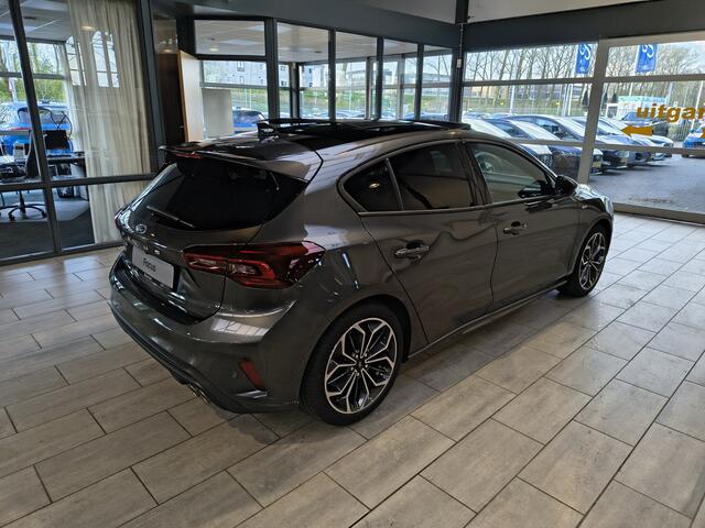 Ford FOCUS ST-Line EcoBoost Hybrid 155 pk | Pano | 18" | Winter Pack | Camera | Adapt. cruise | Camera | Draadloos Apple Carplay |