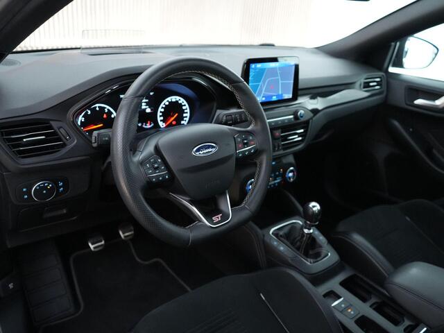 Ford FOCUS ST-3 2.3 280pk |dealer onderhouden|19" sparco|panoramadak|head-up|B&O|adaptive LED|Apple carplay|parkeercamera|adaptive cruise control|winterpack|