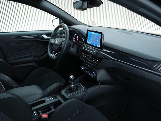 Ford FOCUS ST-3 2.3 280pk |dealer onderhouden|19" sparco|panoramadak|head-up|B&O|adaptive LED|Apple carplay|parkeercamera|adaptive cruise control|winterpack|