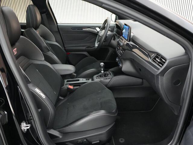 Ford FOCUS ST-3 2.3 280pk |dealer onderhouden|19" sparco|panoramadak|head-up|B&O|adaptive LED|Apple carplay|parkeercamera|adaptive cruise control|winterpack|