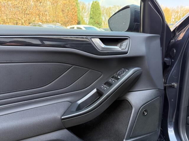 Ford FOCUS Wagon 1.0 EBH 155pk ST-Line,LED,WinterPack,Camera,B/O,Trekhk Elekt,Keyless,Carplay