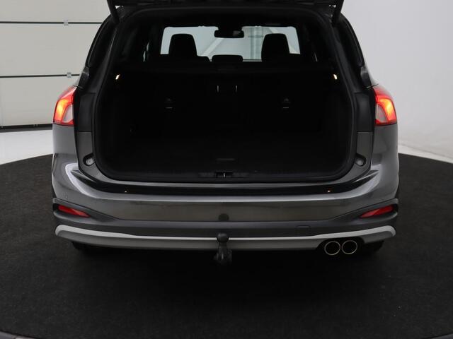 Ford FOCUS 1.5 EcoBoost Active X Business | Adaptive cruise | Trekhaak | Camera | Carplay | Navigatie | Keyless | Full LED | Parkeerhulp | Climate control | Digital Cockpit | Bluetooth