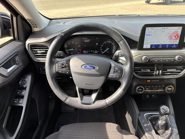 Ford FOCUS 1.0 EcoBoost Titanium Business / Stoel, stuur en voorruitverwarming / Cruise Control / navi / Applecarplay/Androidauto /