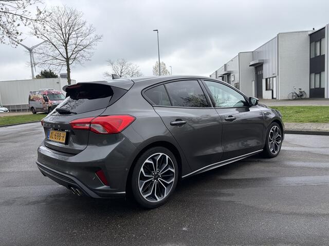 Ford FOCUS 1.0i EcoBoost ST Line Business 6-Bak 126 PK. Prachtige en als nieuw rijdende auto !!! BTW-auto !!