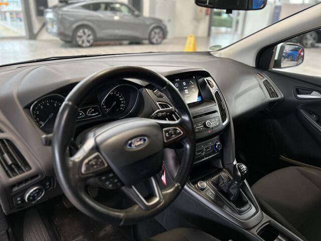 Ford FOCUS Ecoboost 100pk Lease Edition | 100% onderhouden | Cruise | Parkeersens achter | Airco | Apple carplay Android auto | |
